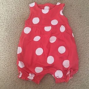 BRAND NEW BABY GIRL 6M CLOTHES FROM CARTERS AND GAP